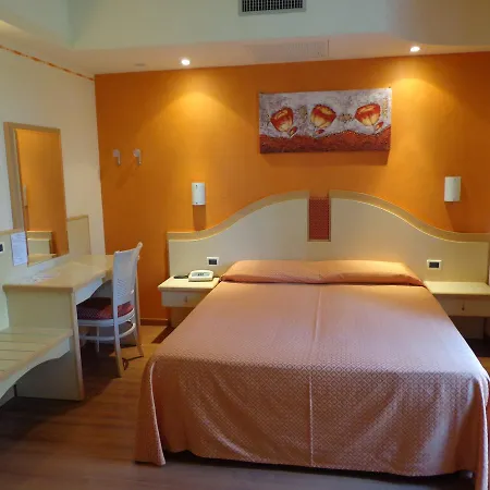 Hotel La Rondine Sirmione Exterior photo