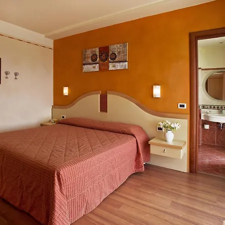 Hotel La Rondine Sirmione Exterior photo