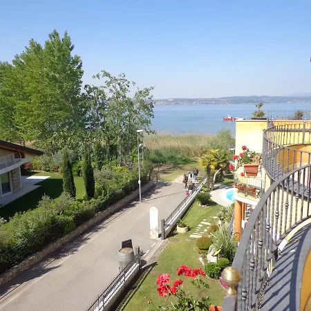 Hotel La Rondine Sirmione Exterior photo