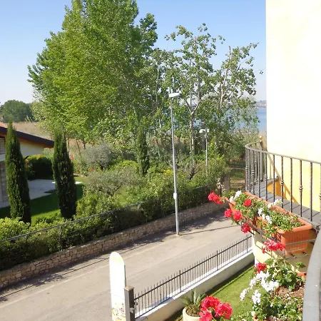 Hotel La Rondine Sirmione Exterior photo