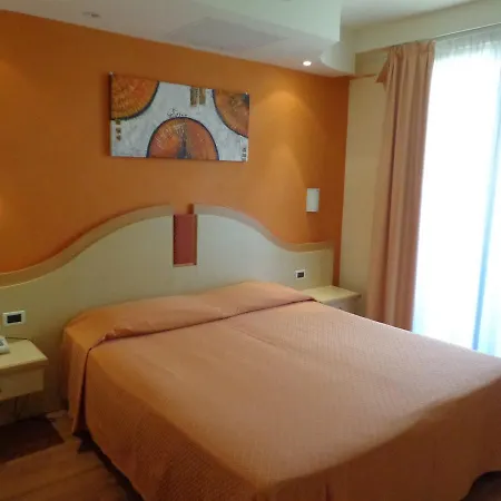 Hotel La Rondine Sirmione Exterior photo