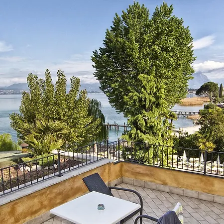 Hotel La Rondine Sirmione Exterior photo
